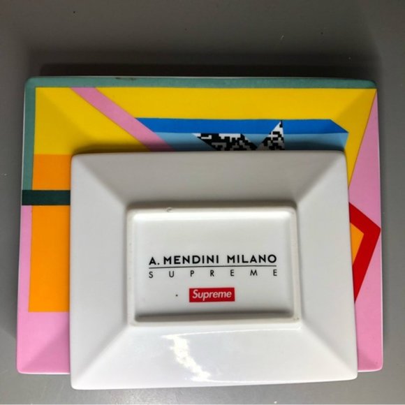 SUPREME (NYC) x ALESSANDRO MENDINI MILANO CERAMIC TRAY SET (2.PCS SET) - Picture 2 of 9